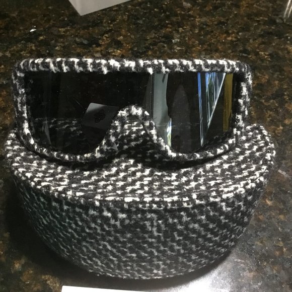 Chanel Tweed sunglasses New with case - Picture 1 of 11